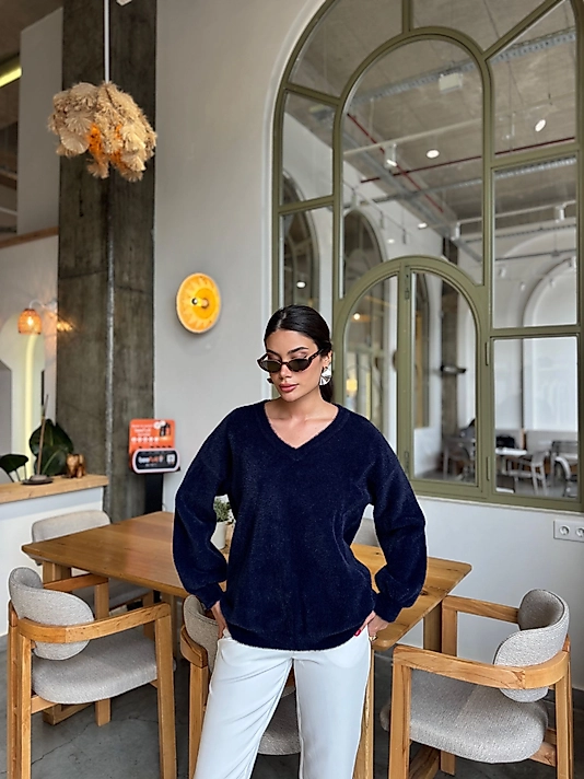 Oversize ,Yumuşak Standart Beden Lacivert Kazak