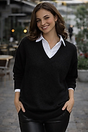 Yumuşak Standart Beden  V Yaka Siyah